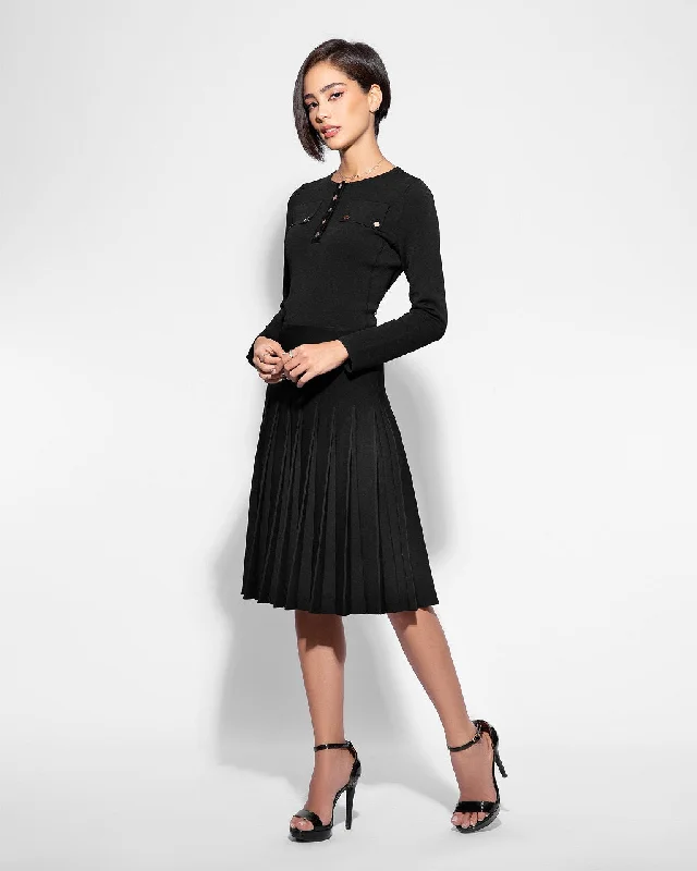 Pleated Wonder Skirt In Black